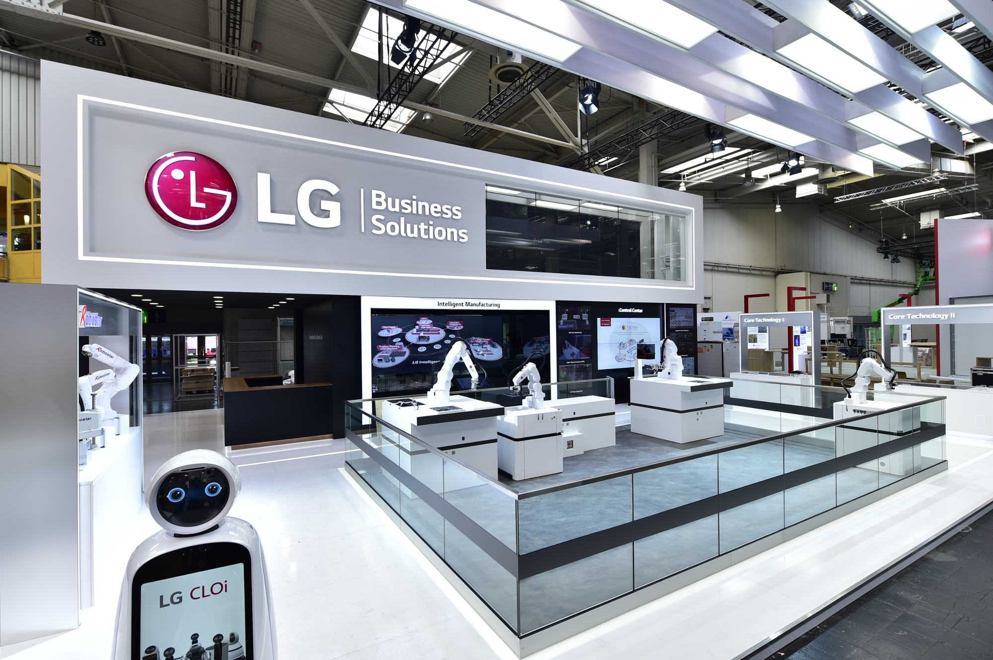 Hannover Messe 2019: Промышленные роботы и интеграции технологии AI с большими данными