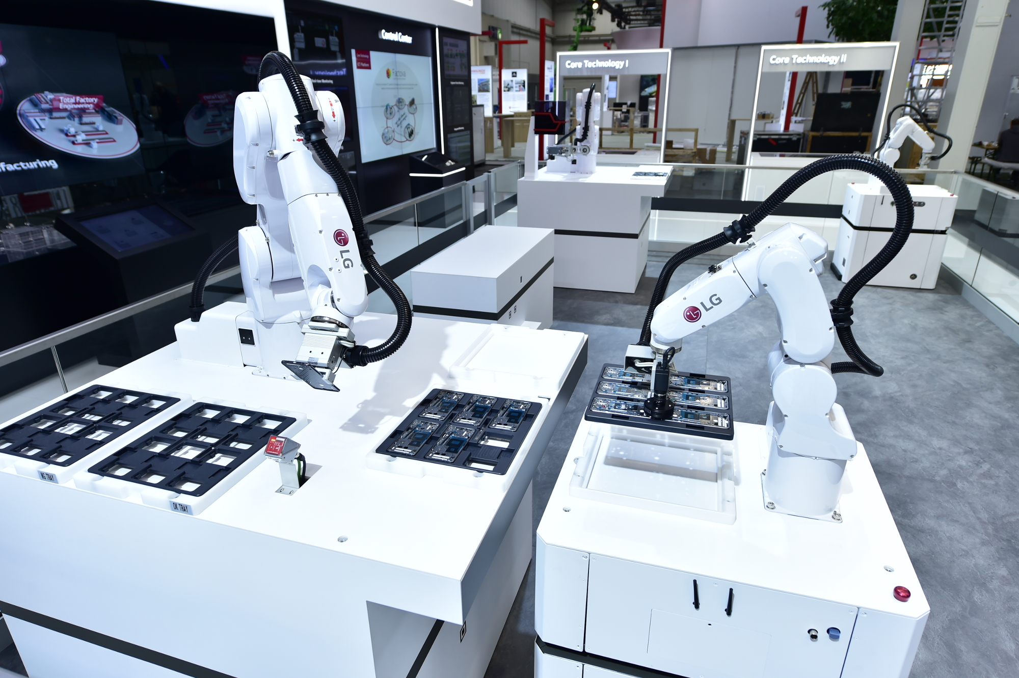 Hannover Messe 2019: Промышленные роботы и интеграции технологии AI с большими данными