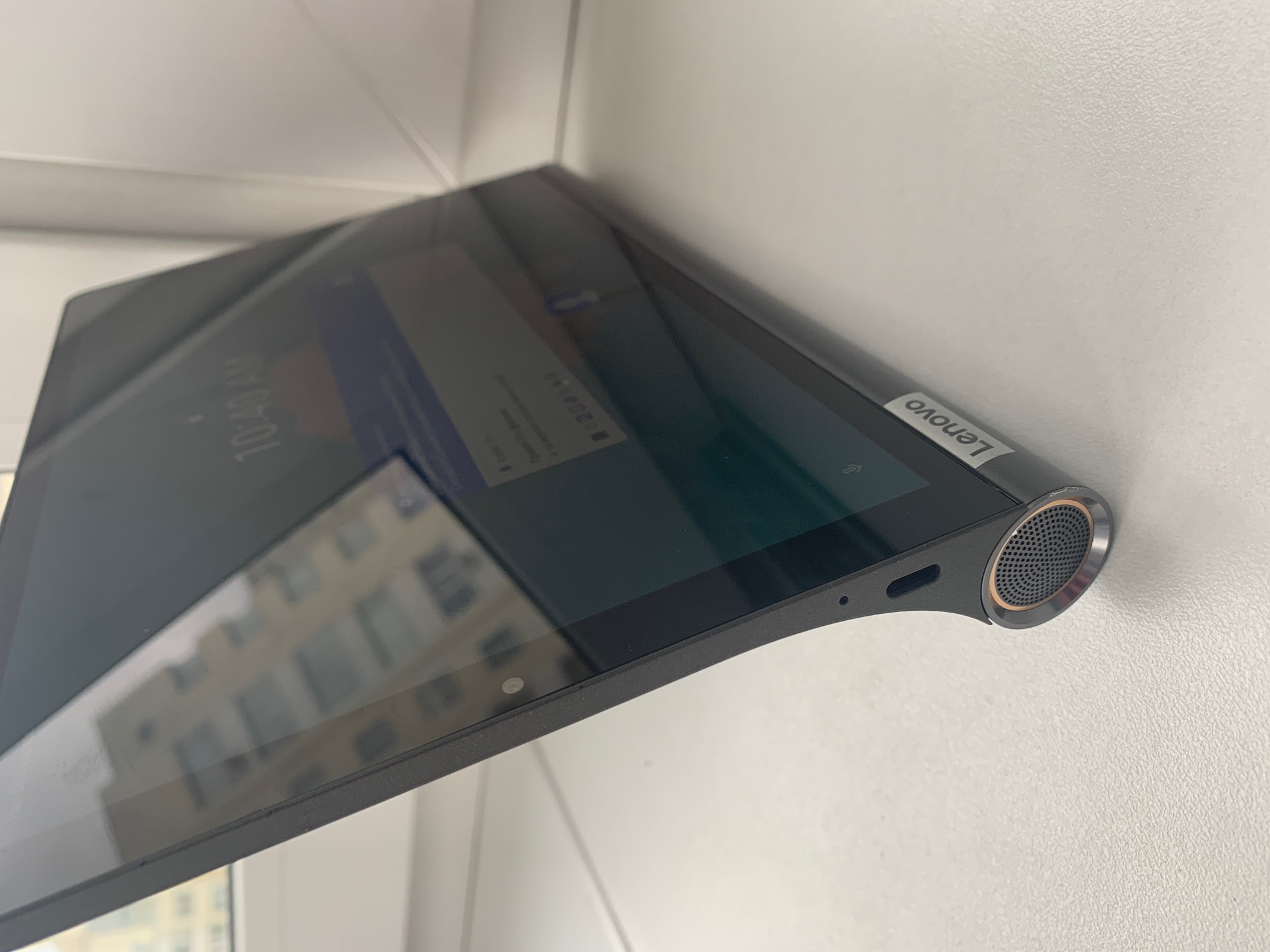 Идеи новогодних подарков, или Обзор планшета Lenovo Yoga Smart Tab