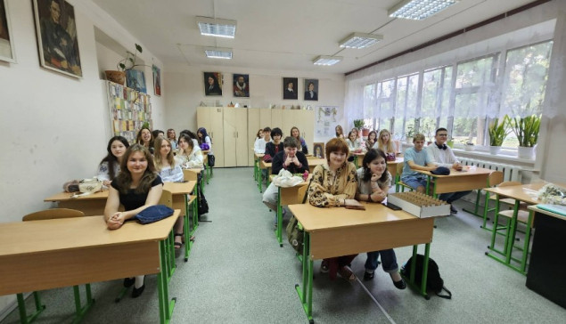 Очно-дистанційний режим та навчання в укриттях: КМДА підготувала гнучкі сценарії для шкіл Києва на новий навчальний рік