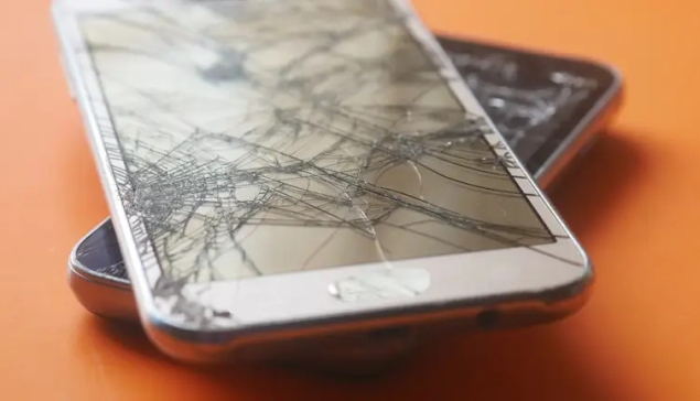 У старих телефонах золота більше, ніж у руді: чому їх не варто викидати